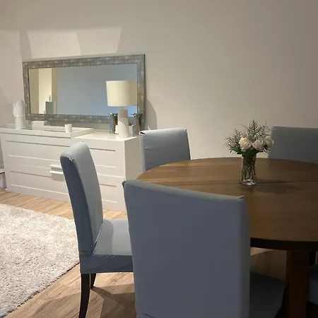 Habitación en casa particular Feel Like Your Modern Next To Expo Montijo