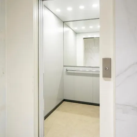 Modern Double With Private Balcony Montijo
