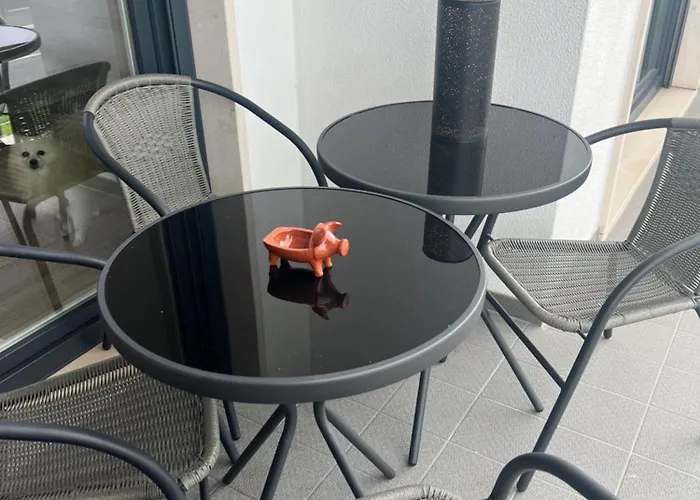 Feel Like Your Modern Next To Expo * Montijo