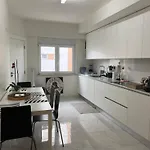 Feel Like Your Modern Next To Expo בית אירוח מונטיז'ו