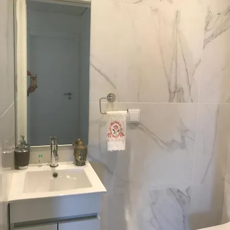 Modern Double With Private Balcony Homestay