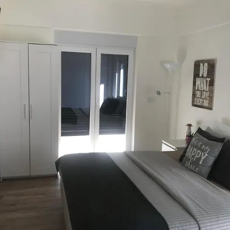 Modern Double With Private Balcony Homestay