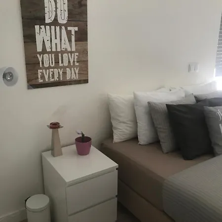 Modern Double With Private Balcony Homestay *