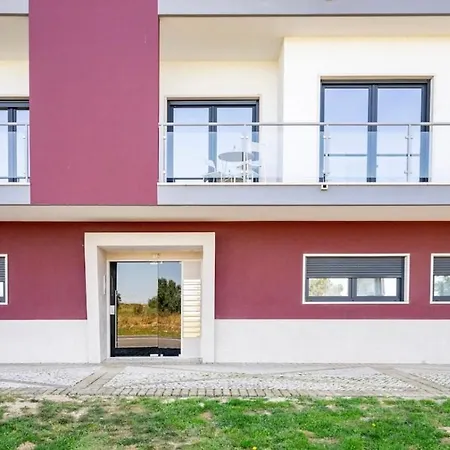 Modern Double With Private Balcony Homestay *
