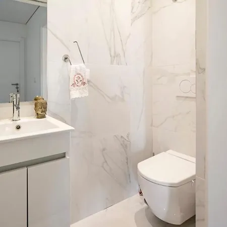 Modern Double With Private Balcony Montijo