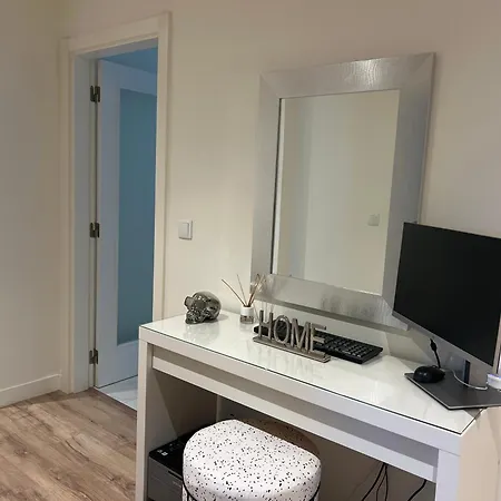 Modern Double With Private Balcony Проживание в семье *