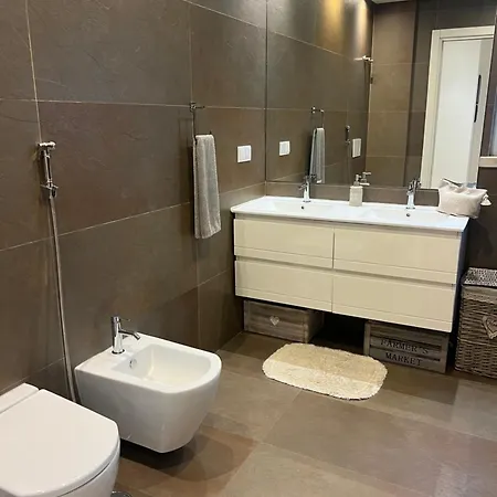 Modern Double With Private Balcony Homestay *