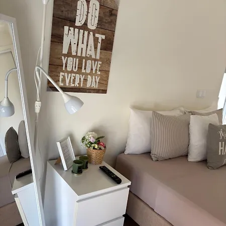 Modern Double With Private Balcony Homestay *