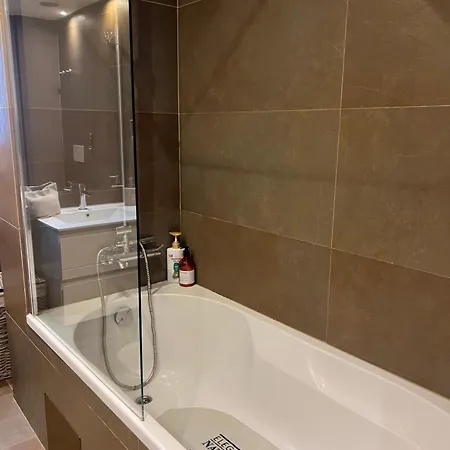 Modern Double With Private Balcony Проживание в семье