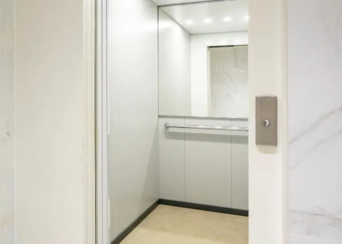 Feel Like Your Modern Next To Expo Montijo